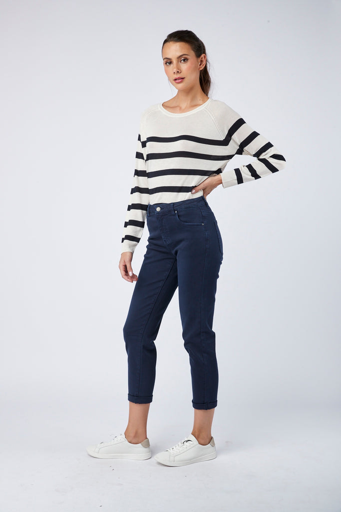 Navy boyfriend jeans