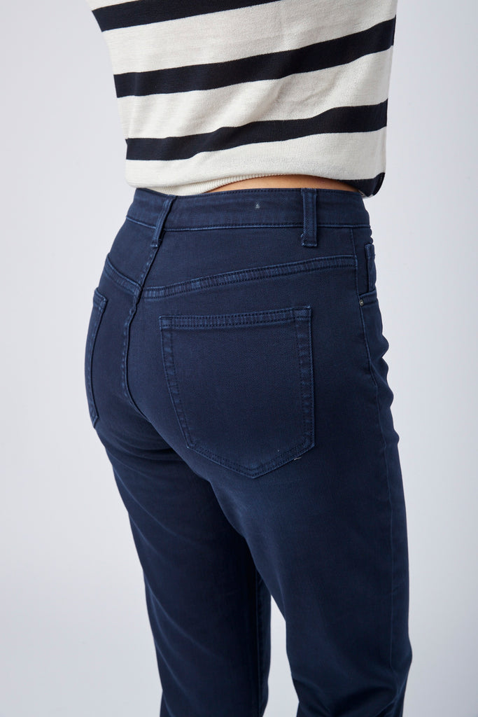 Navy boyfriend jeans